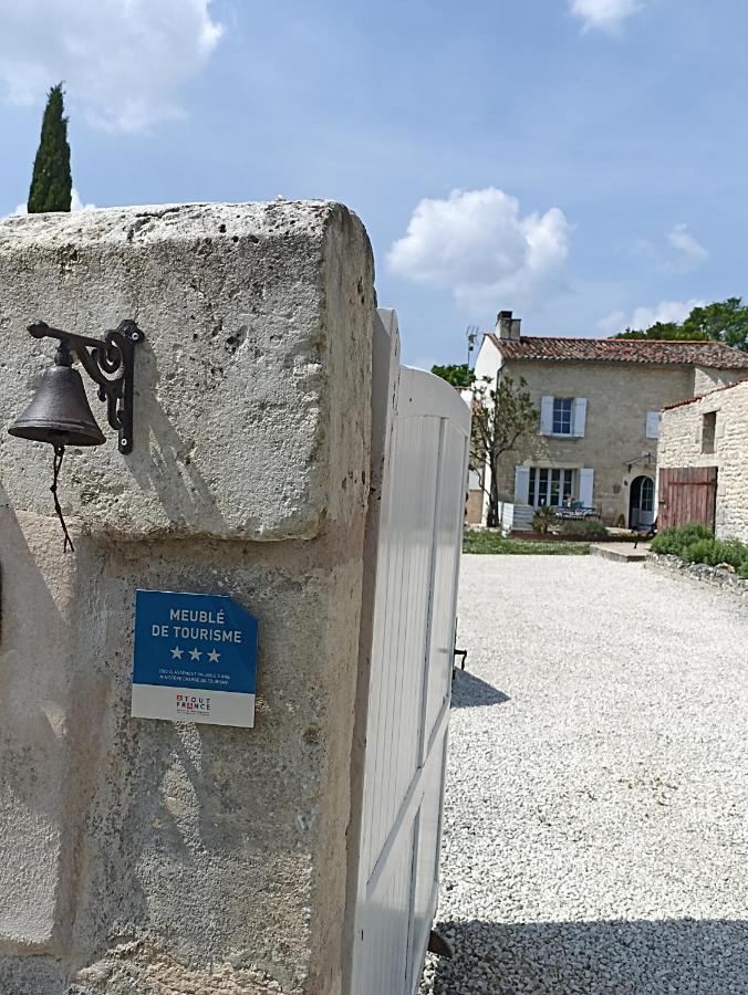 Gite De Charme Dans Ancienne Seigneurie Le Pin-Saint-Denis Esterno foto