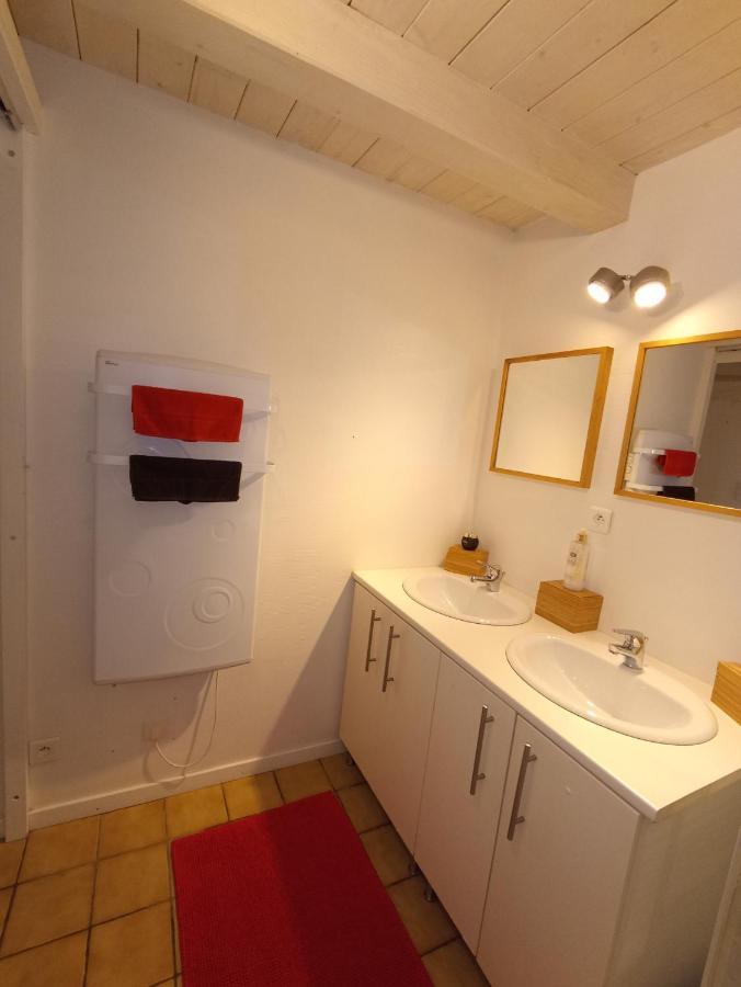 Gite De Charme Dans Ancienne Seigneurie Le Pin-Saint-Denis Esterno foto